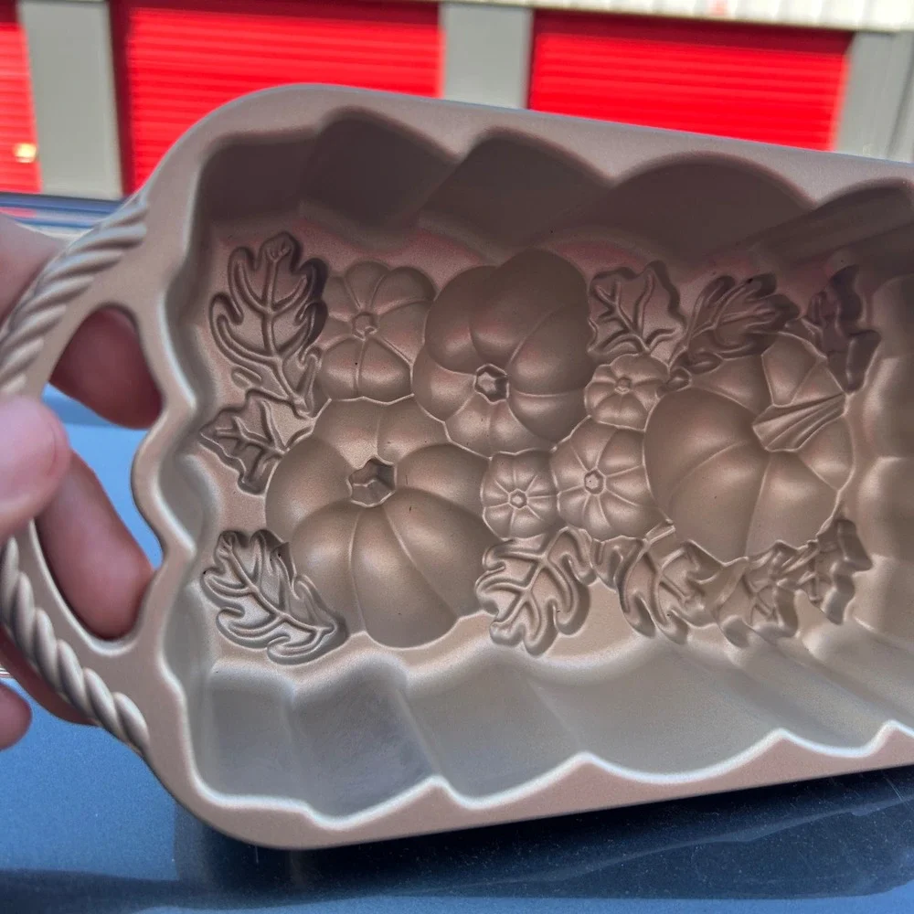 Williams Sonoma Patch O Pumpkins Fall Loaf Pan Copper Cast Aluminum Nordic Ware